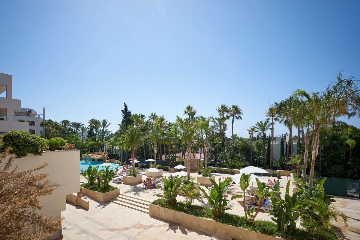 1 bedroom Apartment for sale in Golden Mile with pool - € 479,000 (Ref: 9479729)