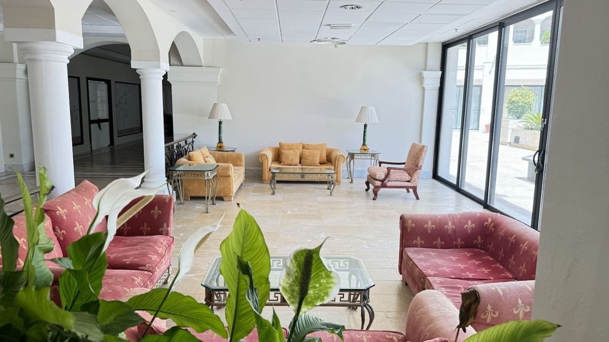 1 bedroom Apartment for sale in Golden Mile with pool - € 479,000 (Ref: 9479729)