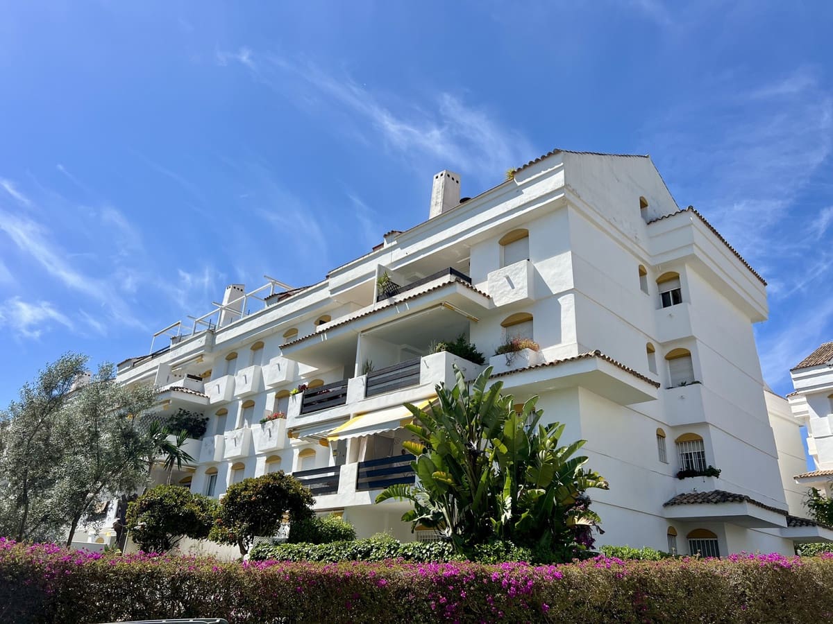 3 bedroom Apartment for sale in Guadalmina with pool - € 479,000 (Ref: 9479731)