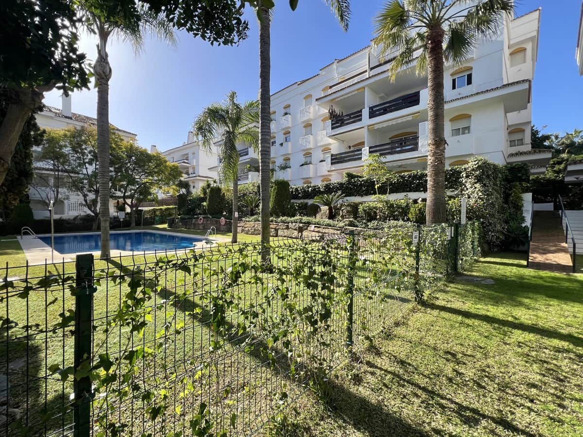 3 bedroom Apartment for sale in Guadalmina with pool - € 479,000 (Ref: 9479731)