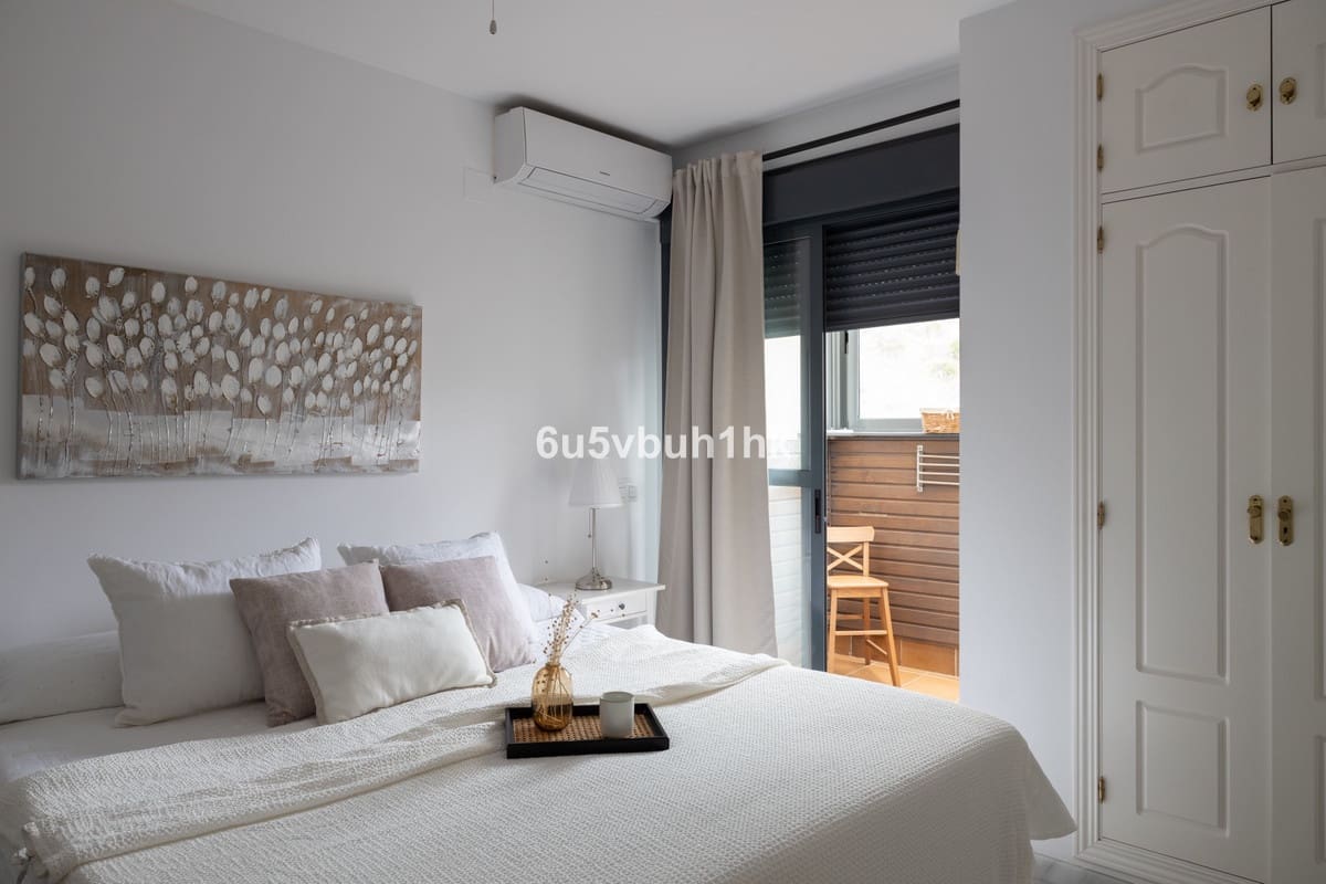 2 bedroom Penthouse for sale in Fuengirola with pool - € 479,000 (Ref: 9479732)