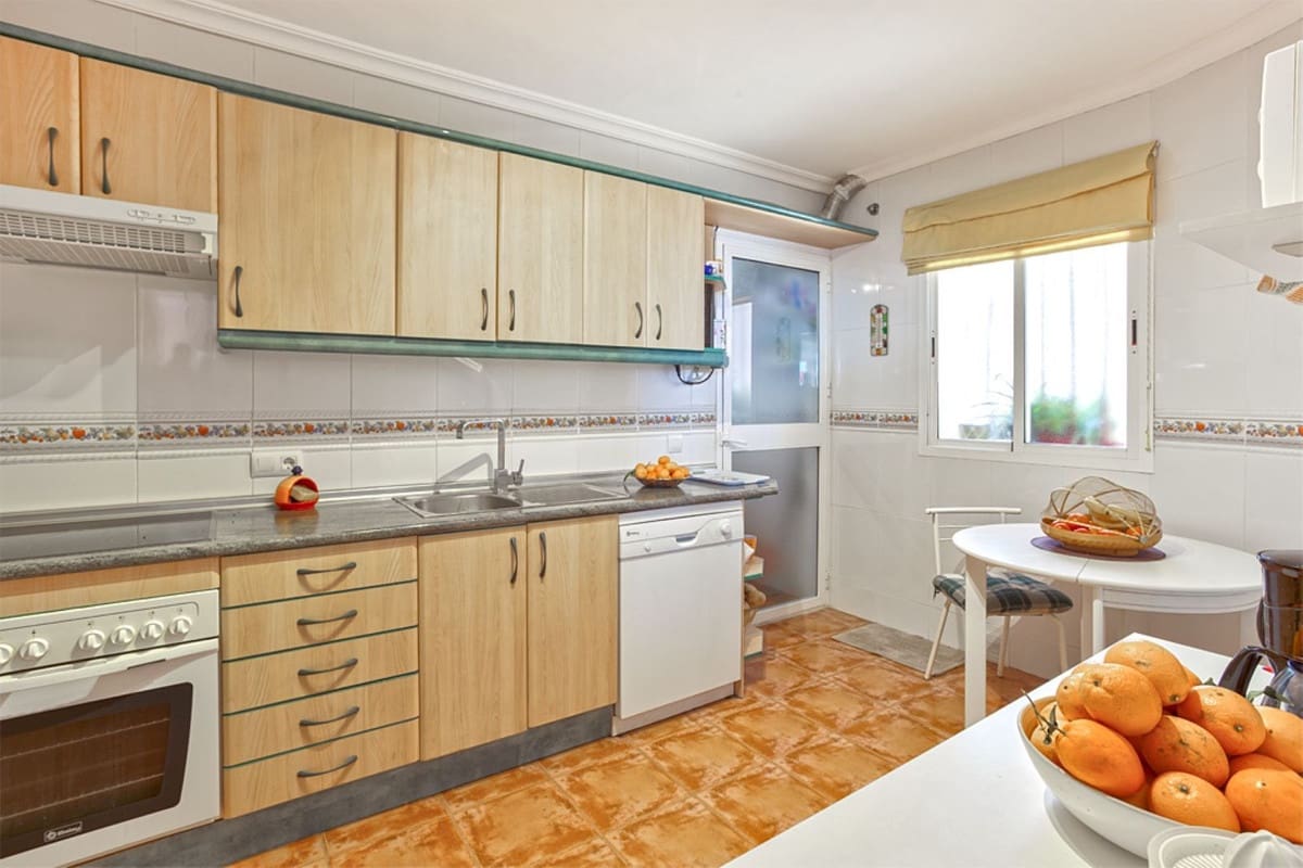 3 bedroom Apartment for sale in Benalmadena Costa with pool garage - € 480,000 (Ref: 9479737)