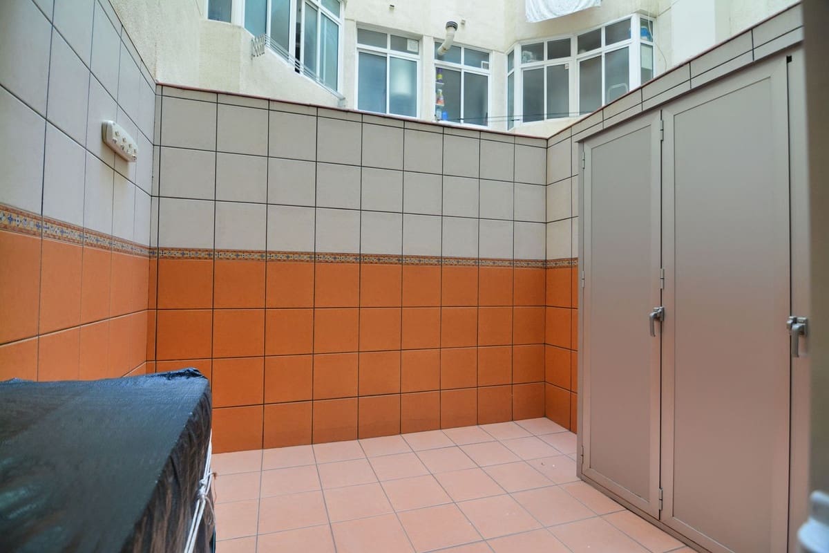 3 bedroom Apartment for sale in Fuengirola with pool garage - € 480,000 (Ref: 9479738)