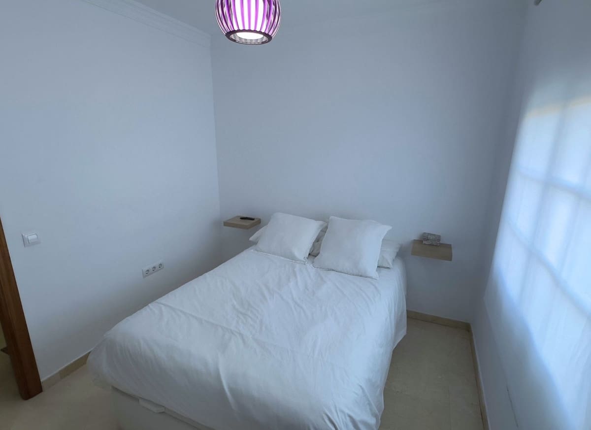 Chalet de 5 habitaciones en Casares en venta - 480.000 € (Ref: 9479740)