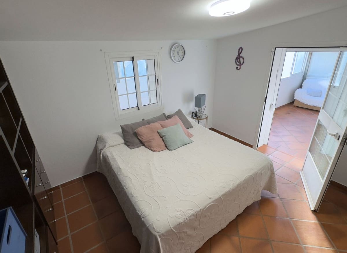 Chalet de 5 habitaciones en Casares en venta - 480.000 € (Ref: 9479740)