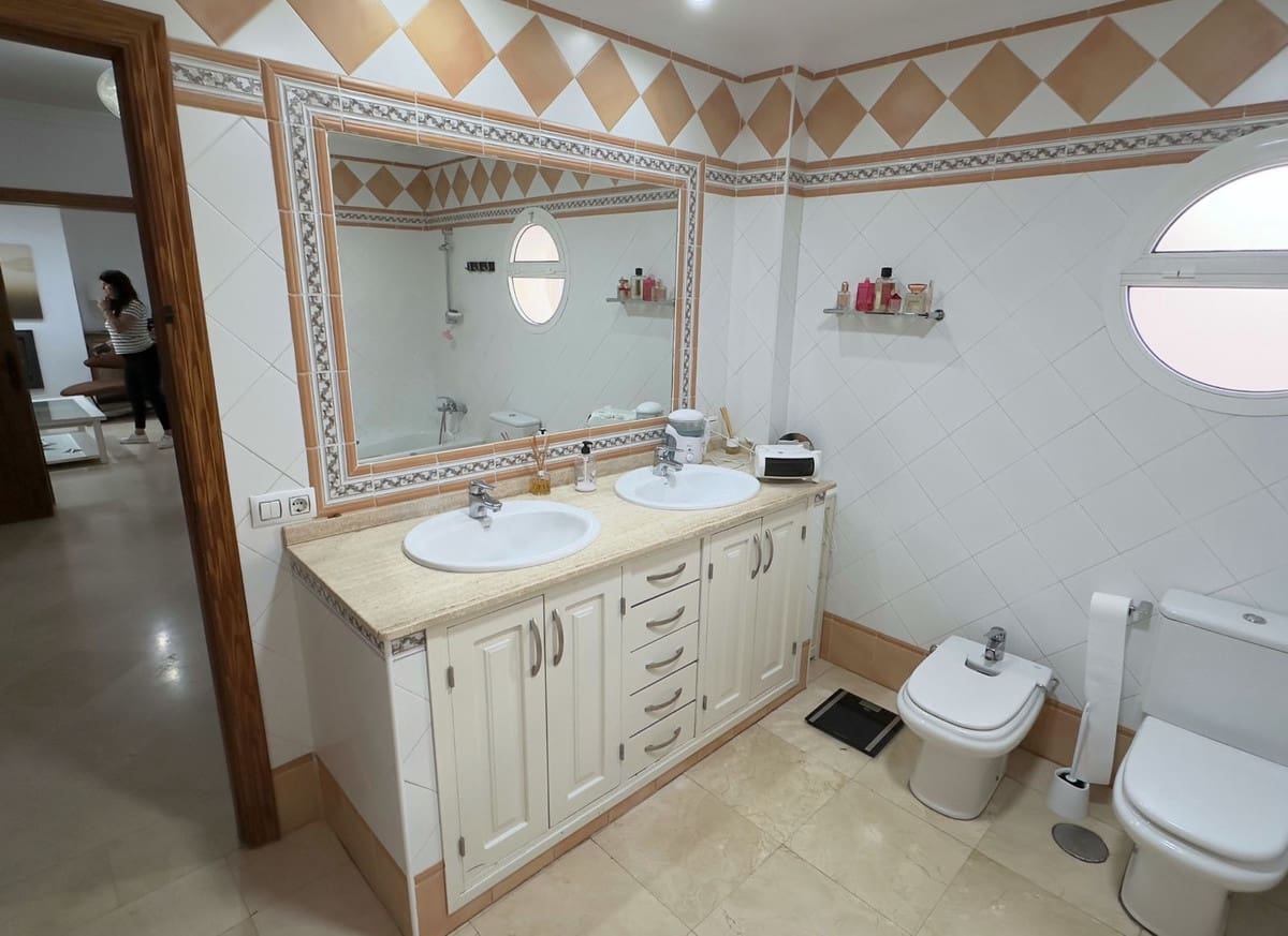 Chalet de 5 habitaciones en Casares en venta - 480.000 € (Ref: 9479740)