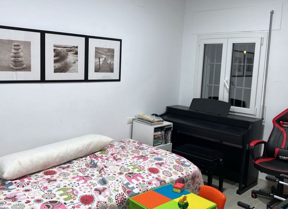 Chalet de 5 habitaciones en Casares en venta - 480.000 € (Ref: 9479740)