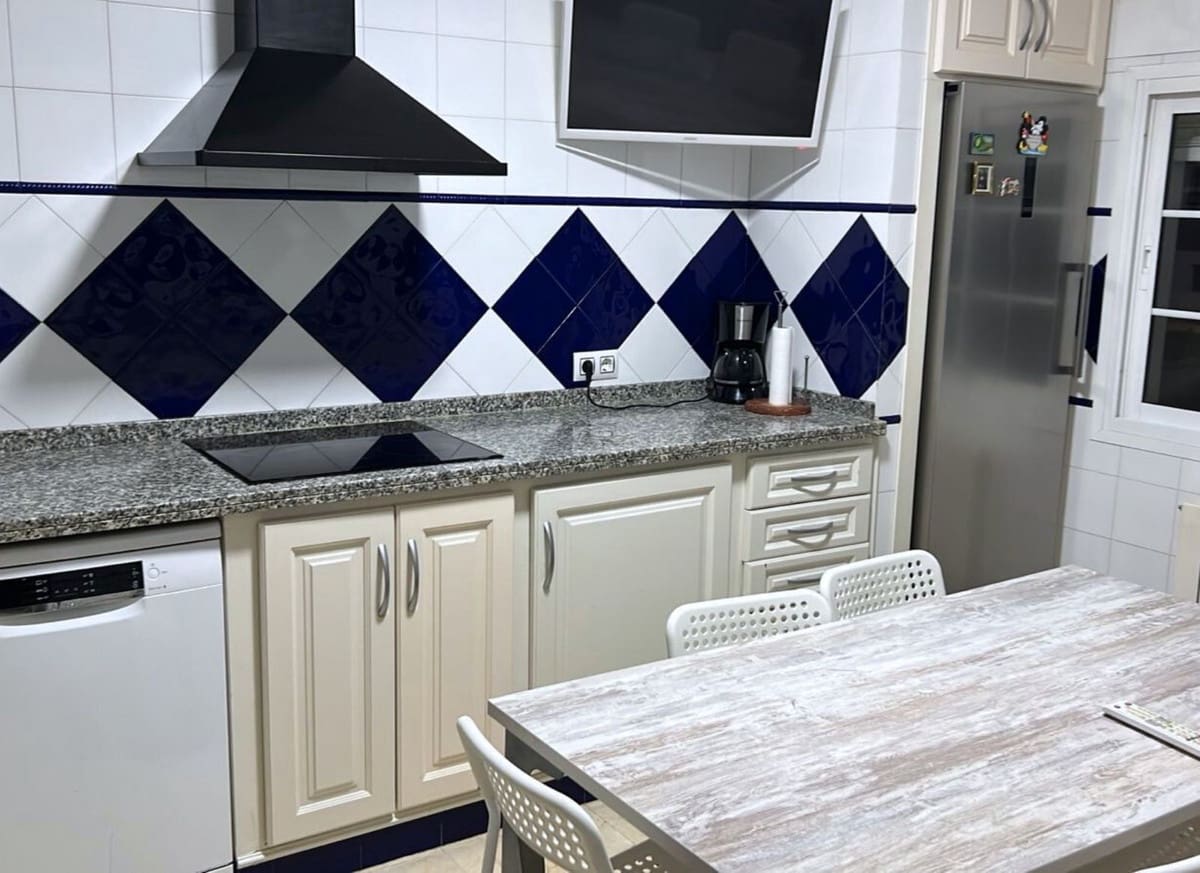 Chalet de 5 habitaciones en Casares en venta - 480.000 € (Ref: 9479740)