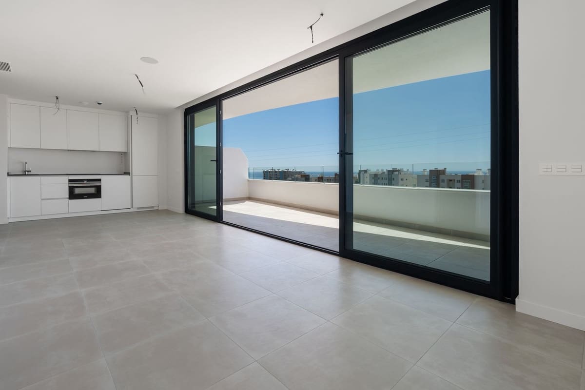 2 bedroom Apartment for sale in Benalmadena Costa with pool garage - € 485,000 (Ref: 9479749)