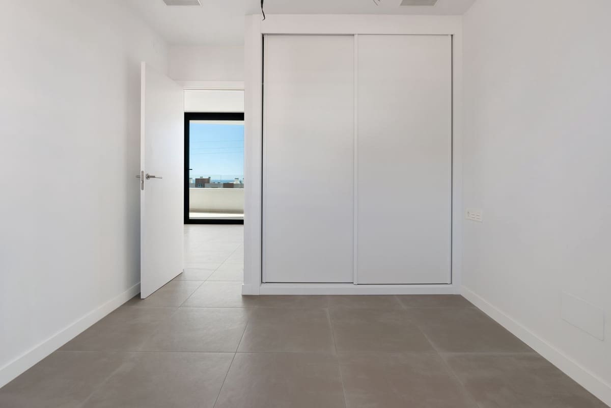 2 bedroom Apartment for sale in Benalmadena Costa with pool garage - € 485,000 (Ref: 9479749)