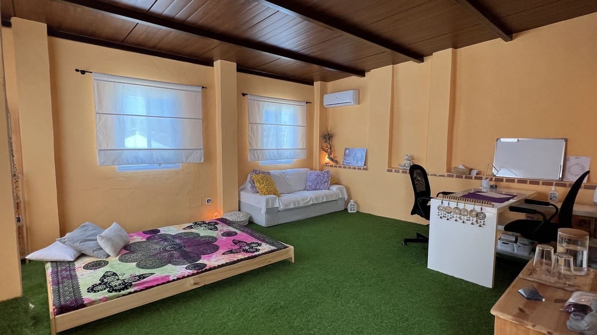 3 bedroom Villa for sale in Alhaurin el Grande with pool - € 485,000 (Ref: 9479751)