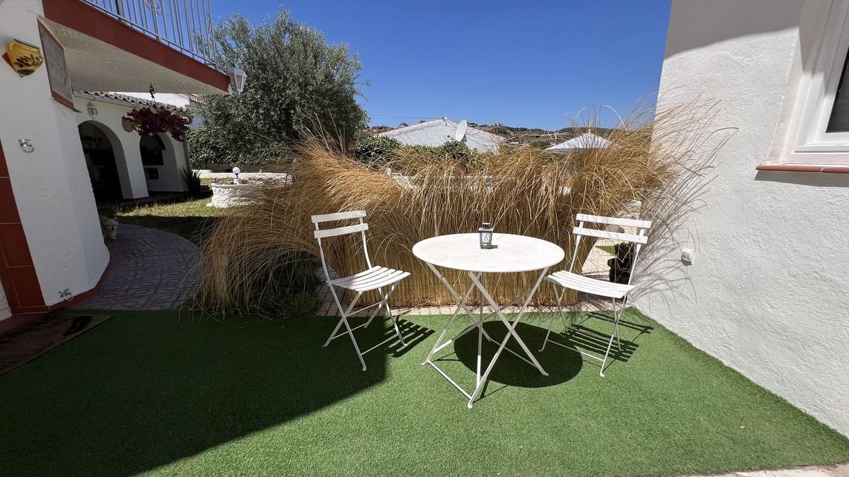 3 bedroom Villa for sale in Alhaurin el Grande with pool - € 485,000 (Ref: 9479751)