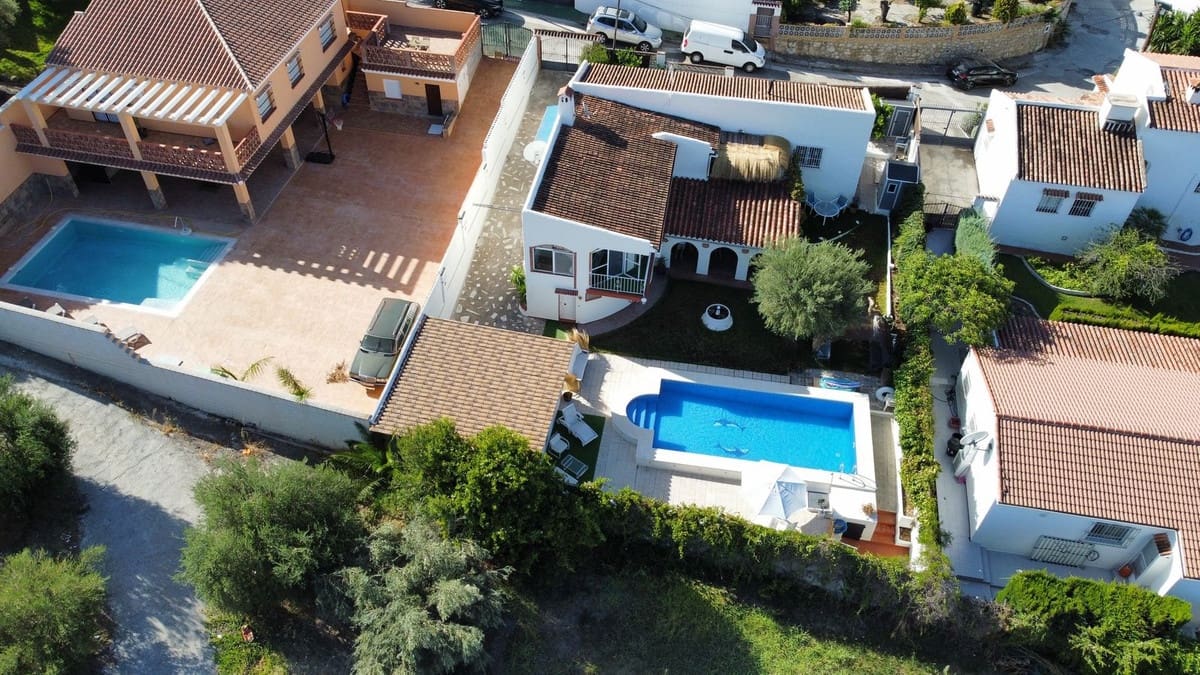 3 bedroom Villa for sale in Alhaurin el Grande with pool - € 485,000 (Ref: 9479751)