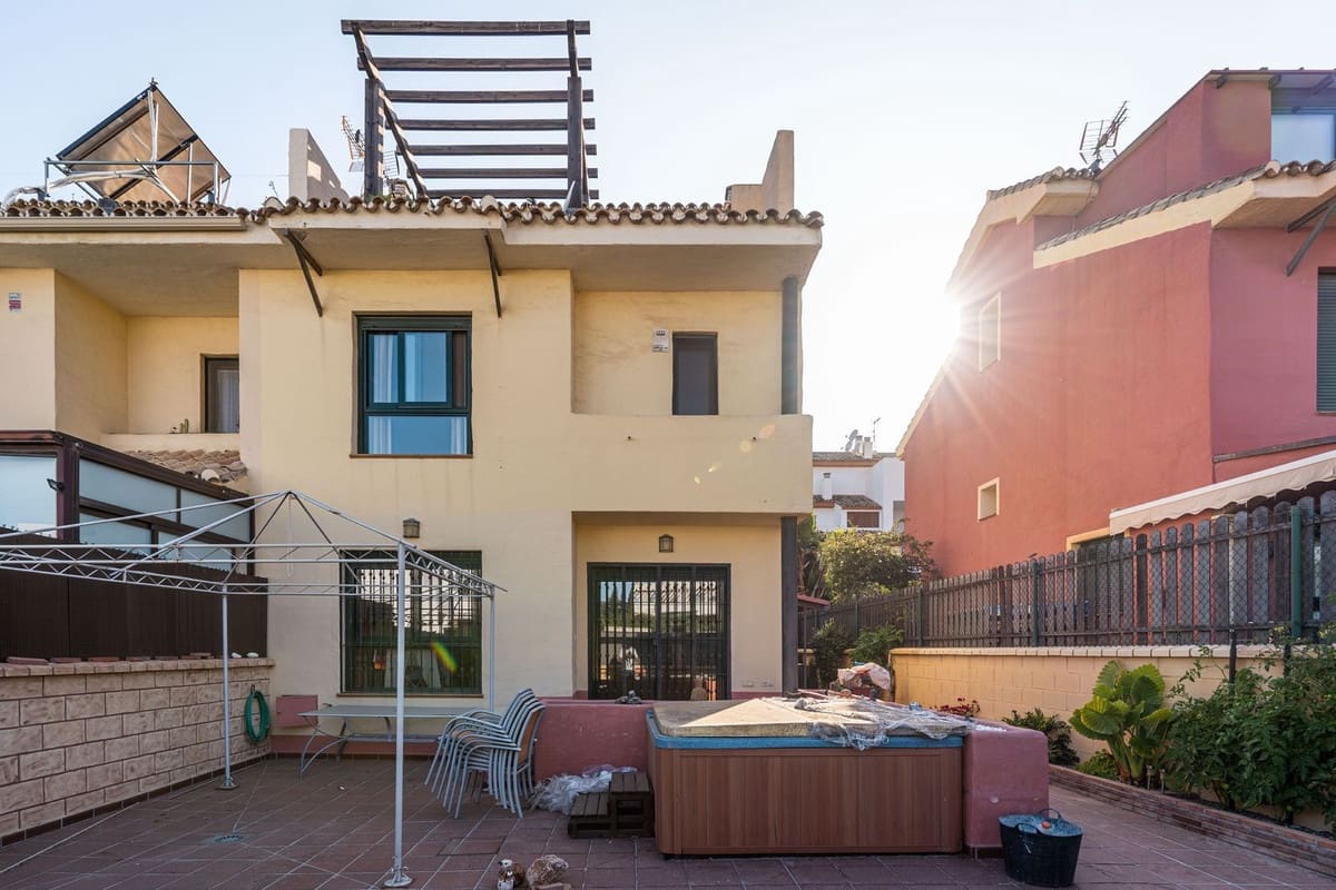 3 bedroom Townhouse for sale in Cancelada with garage - € 485,000 (Ref: 9479752)
