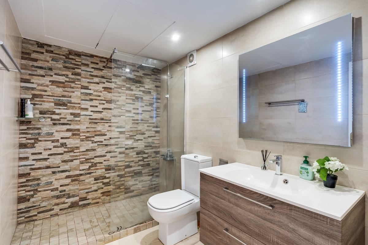 3 bedroom Apartment for sale in La Quinta with pool - € 490,000 (Ref: 9479758)