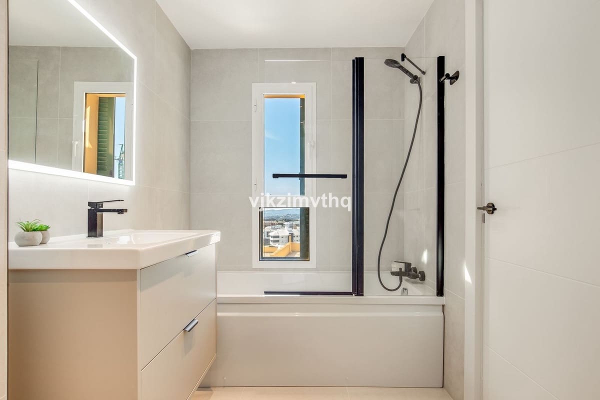 3 soveværelse Semi-Rækkehus til salg i Benalmadena - € 490.000 (Ref: 9479759)