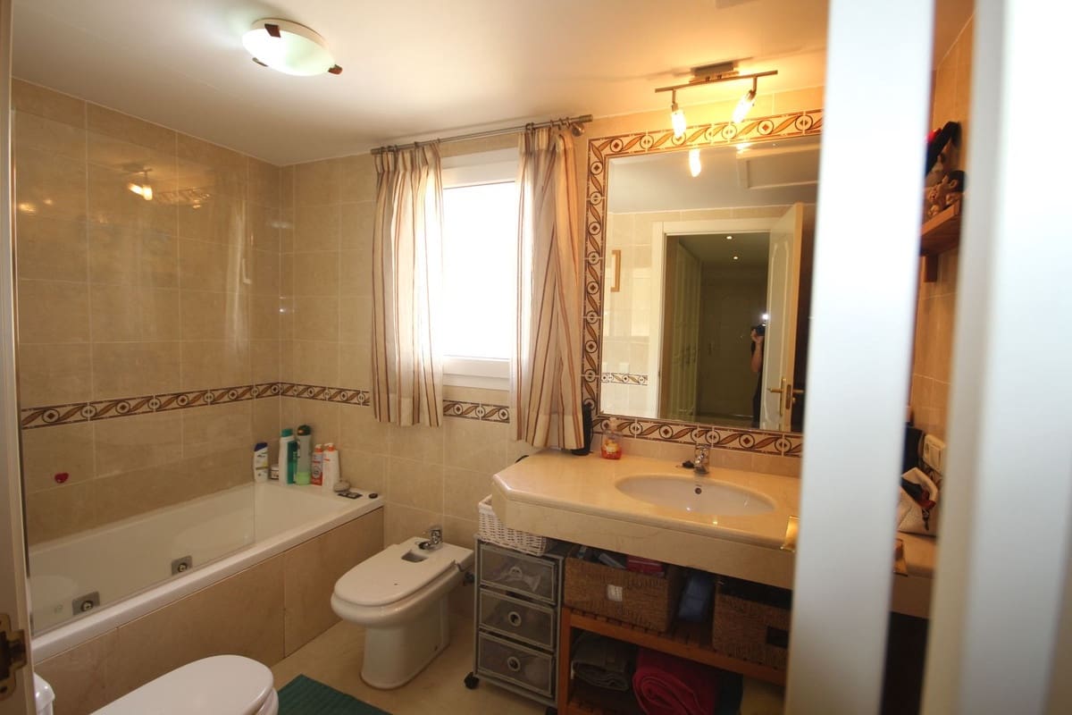 Pareado de 3 habitaciones en Riviera del Sol en venta - 490.000 € (Ref: 9479760)