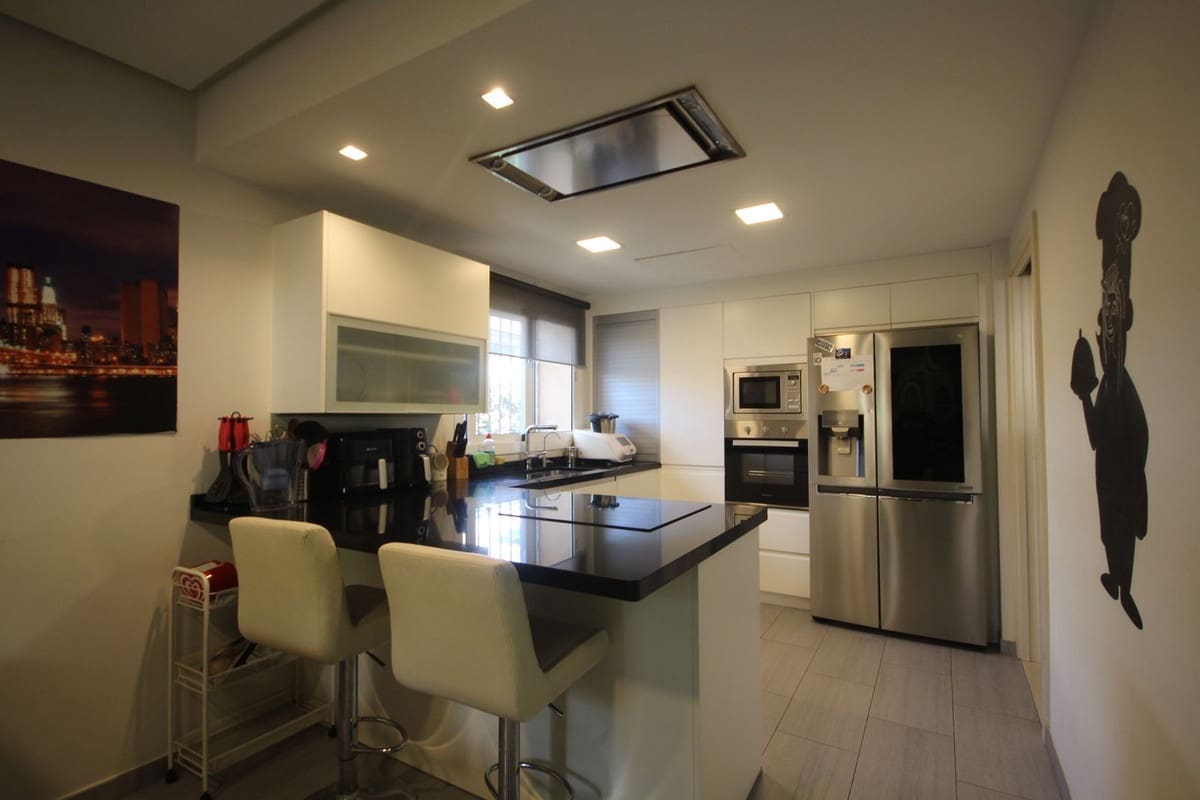 Pareado de 3 habitaciones en Riviera del Sol en venta - 490.000 € (Ref: 9479760)