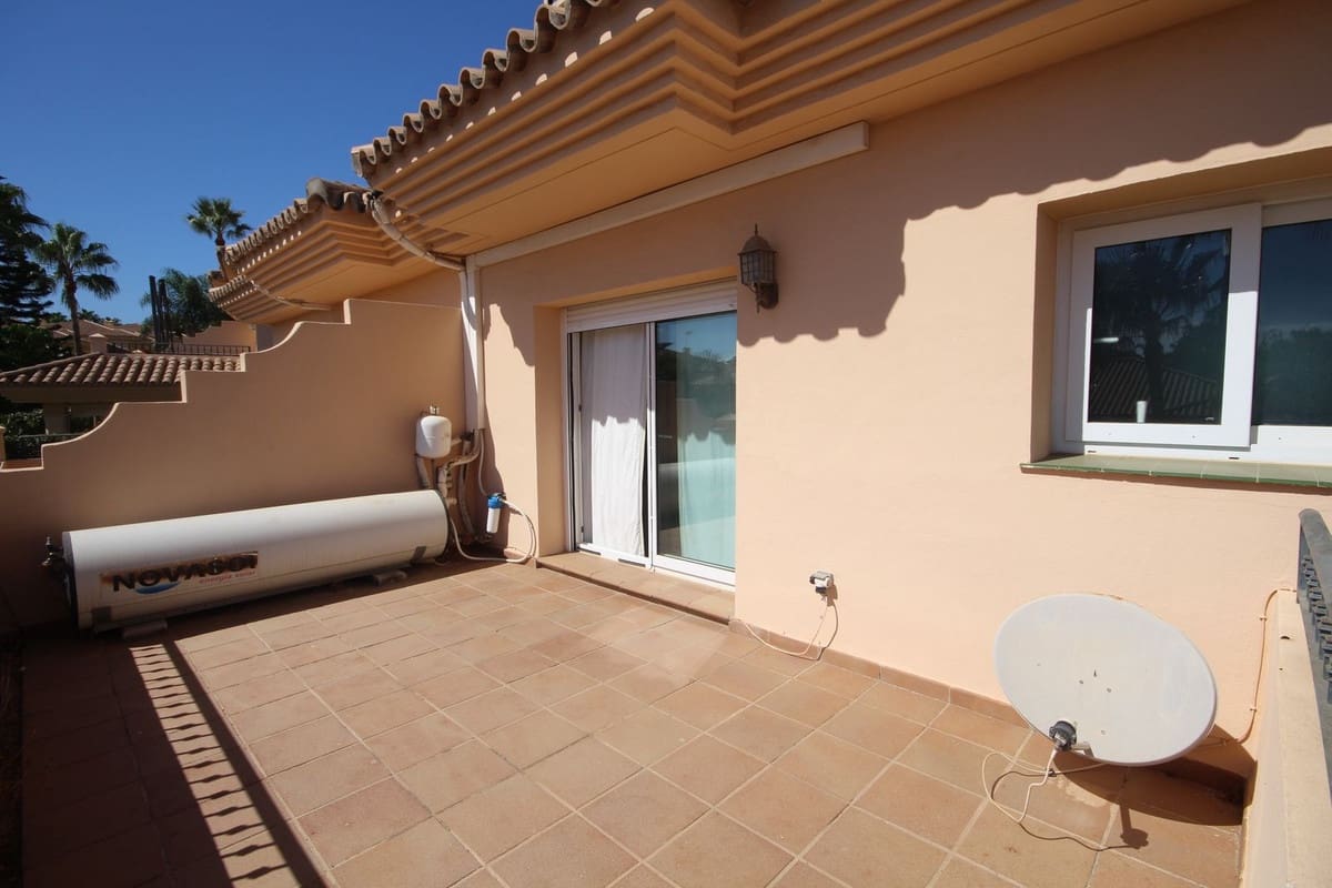 Pareado de 3 habitaciones en Riviera del Sol en venta - 490.000 € (Ref: 9479760)