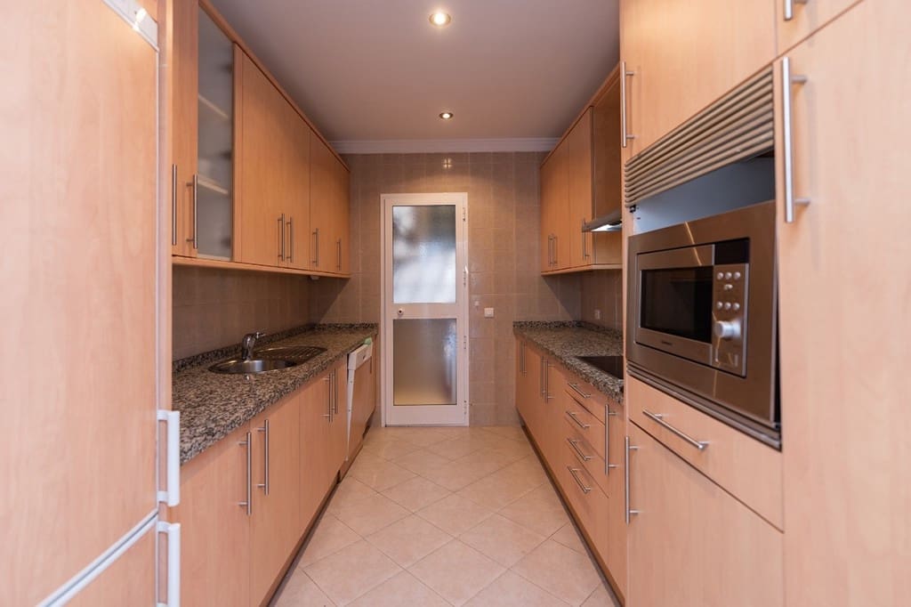 2 bedroom Apartment for sale in Elviria with pool - € 495,000 (Ref: 9479767)