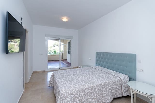 2 Zimmer Apartment zu verkaufen in Elviria, Marbella mit Pool - 495.000 € (Ref: 9479767)