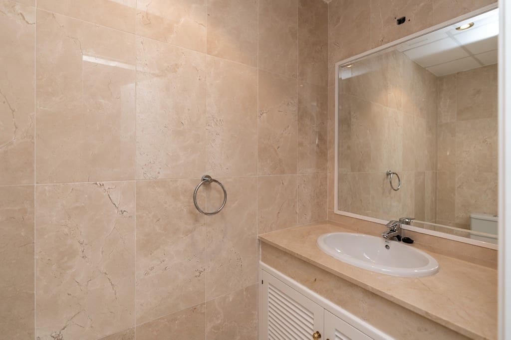 2 bedroom Apartment for sale in Elviria with pool - € 495,000 (Ref: 9479767)