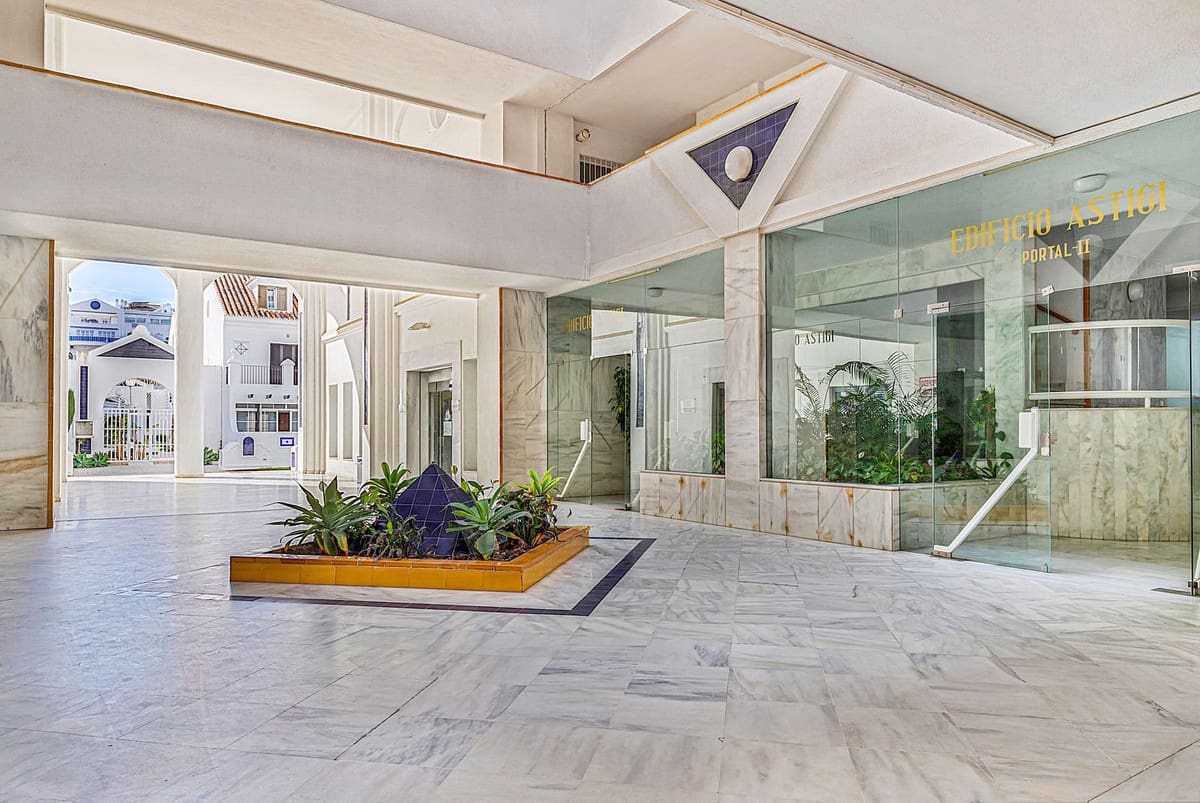 3 soveværelse Lejlighed til salg i Fuengirola med swimmingpool - € 495.000 (Ref: 9479771)