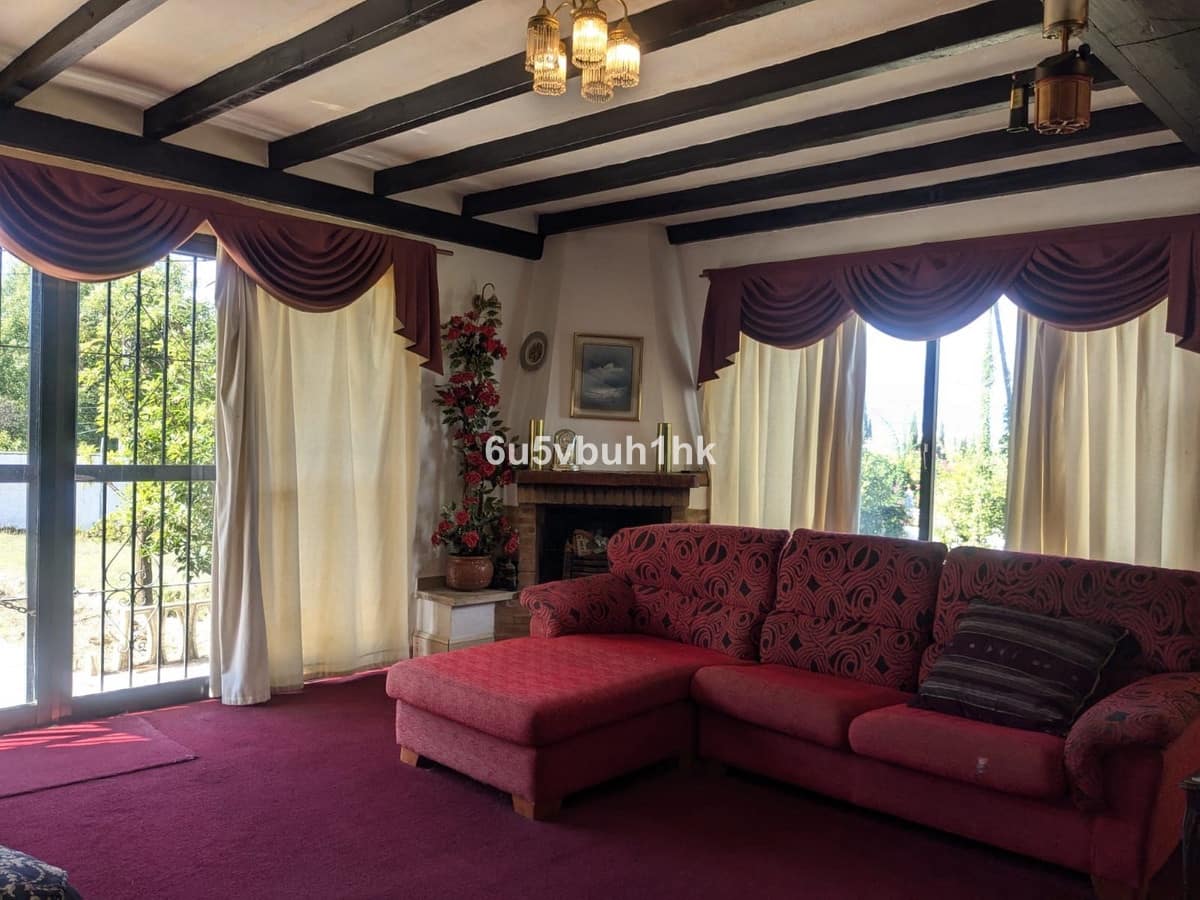 4 bedroom Villa for sale in Alhaurin el Grande with pool - € 495,000 (Ref: 9479775)