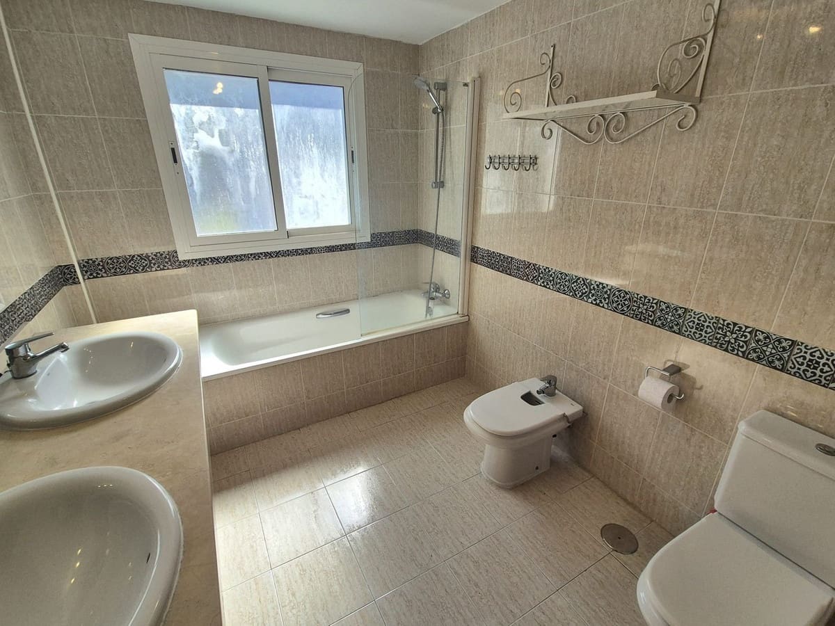 3 bedroom Semi-detached Villa for sale in Alhaurin Golf with pool - € 495,000 (Ref: 9479776)