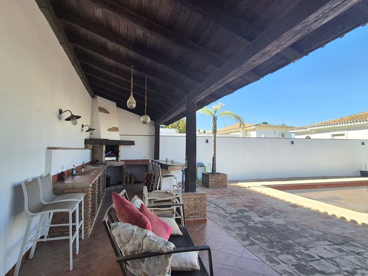 3 bedroom Semi-detached Villa for sale in Alhaurin Golf with pool - € 495,000 (Ref: 9479776)