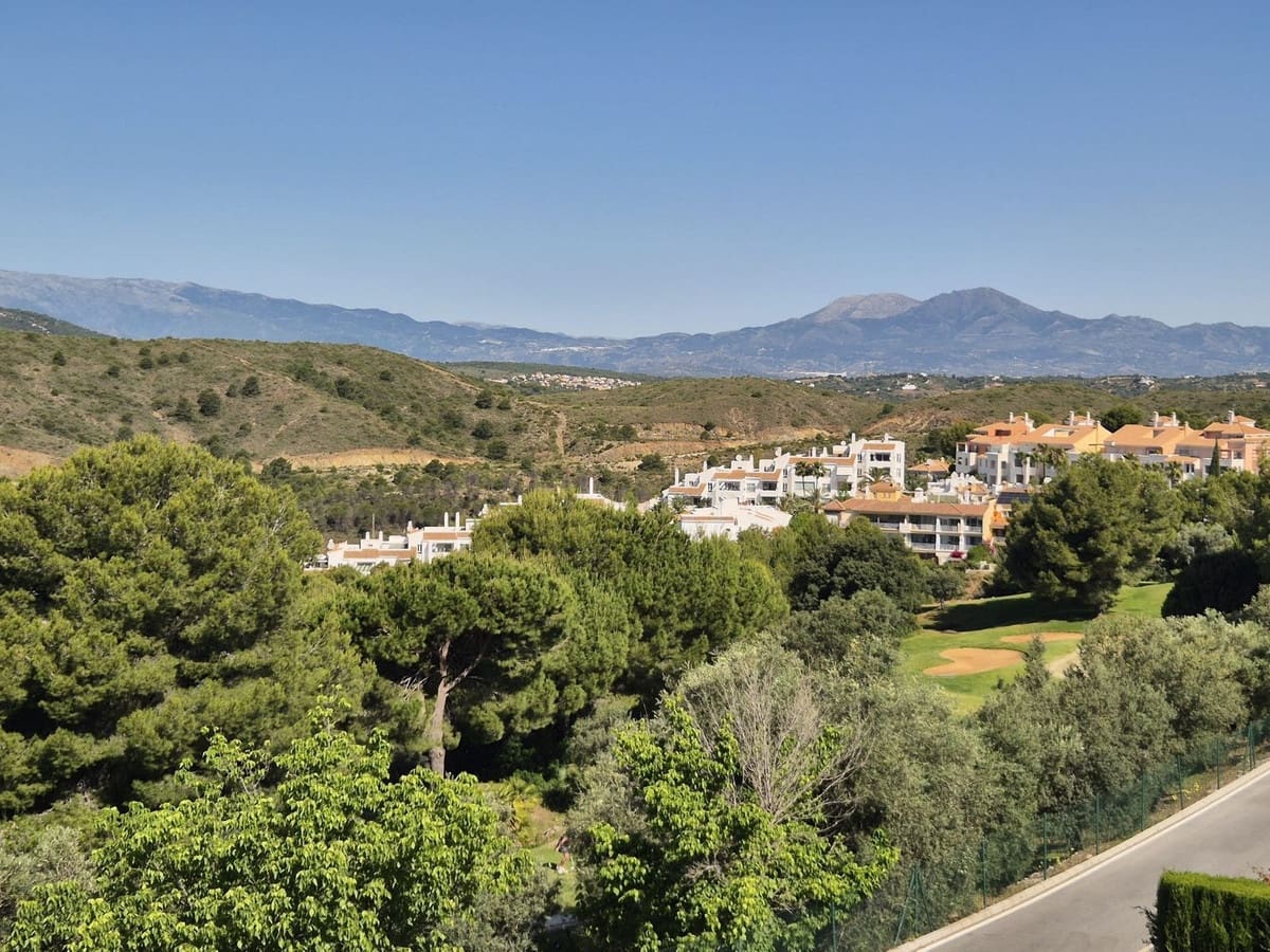 3 bedroom Semi-detached Villa for sale in Alhaurin Golf with pool - € 495,000 (Ref: 9479776)