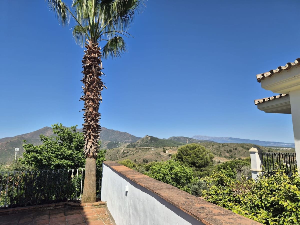 3 bedroom Semi-detached Villa for sale in Alhaurin Golf with pool - € 495,000 (Ref: 9479776)