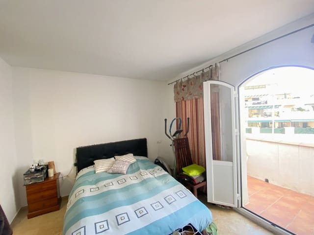 Casa de 3 habitaciones en La Dama de Noche - La Alzambra, Marbella en venta con piscina garaje - 495.000 € (Ref: 9479779)