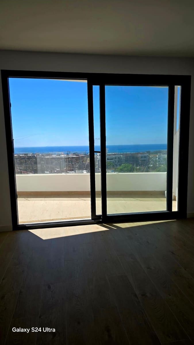 Apartamento de 3 habitaciones en Estepona en venta con piscina - 499.000 € (Ref: 9479789)