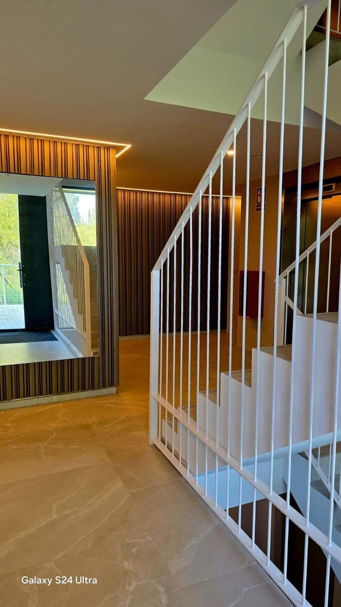 Apartamento de 3 habitaciones en Estepona en venta con piscina - 499.000 € (Ref: 9479789)