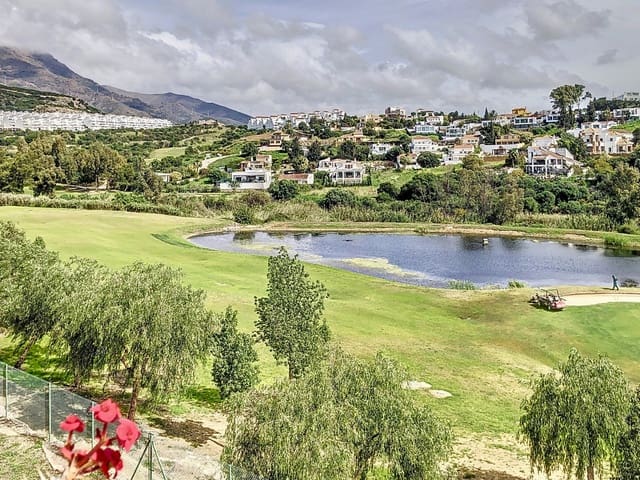 3 Zimmer Apartment zu verkaufen in Centro, Estepona mit Pool - 499.000 € (Ref: 9479790)