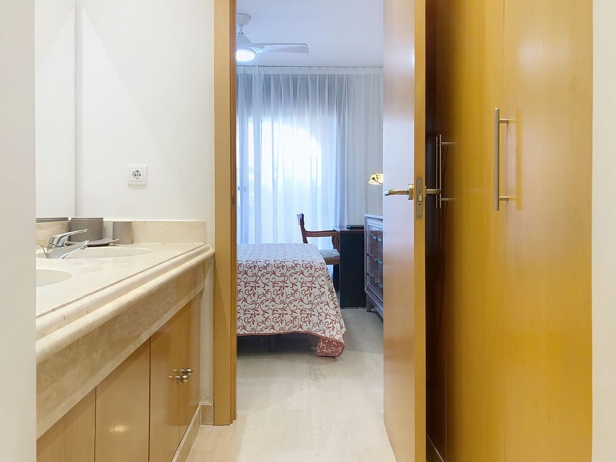 3 Zimmer Apartment zu verkaufen in Estepona mit Pool - 499.000 € (Ref: 9479790)