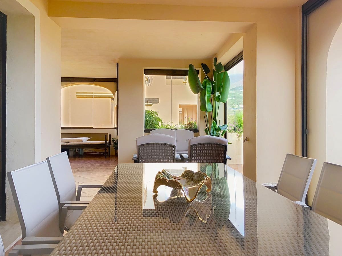 3 Zimmer Apartment zu verkaufen in Estepona mit Pool - 499.000 € (Ref: 9479790)