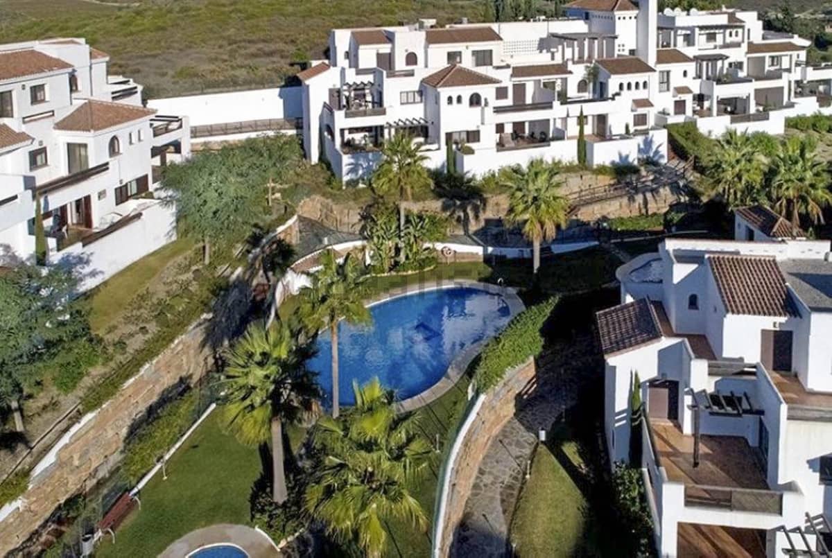 2 bedroom Penthouse for sale in Bahia de Casares with pool - € 499,000 (Ref: 9479793)