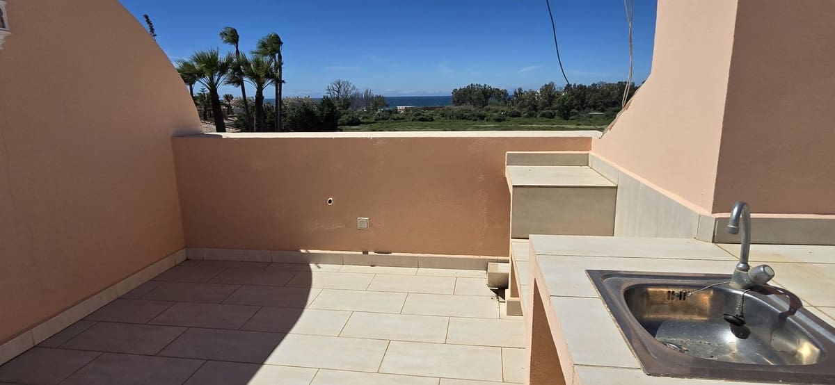 2 bedroom Penthouse for sale in Estepona - € 499,000 (Ref: 9479796)