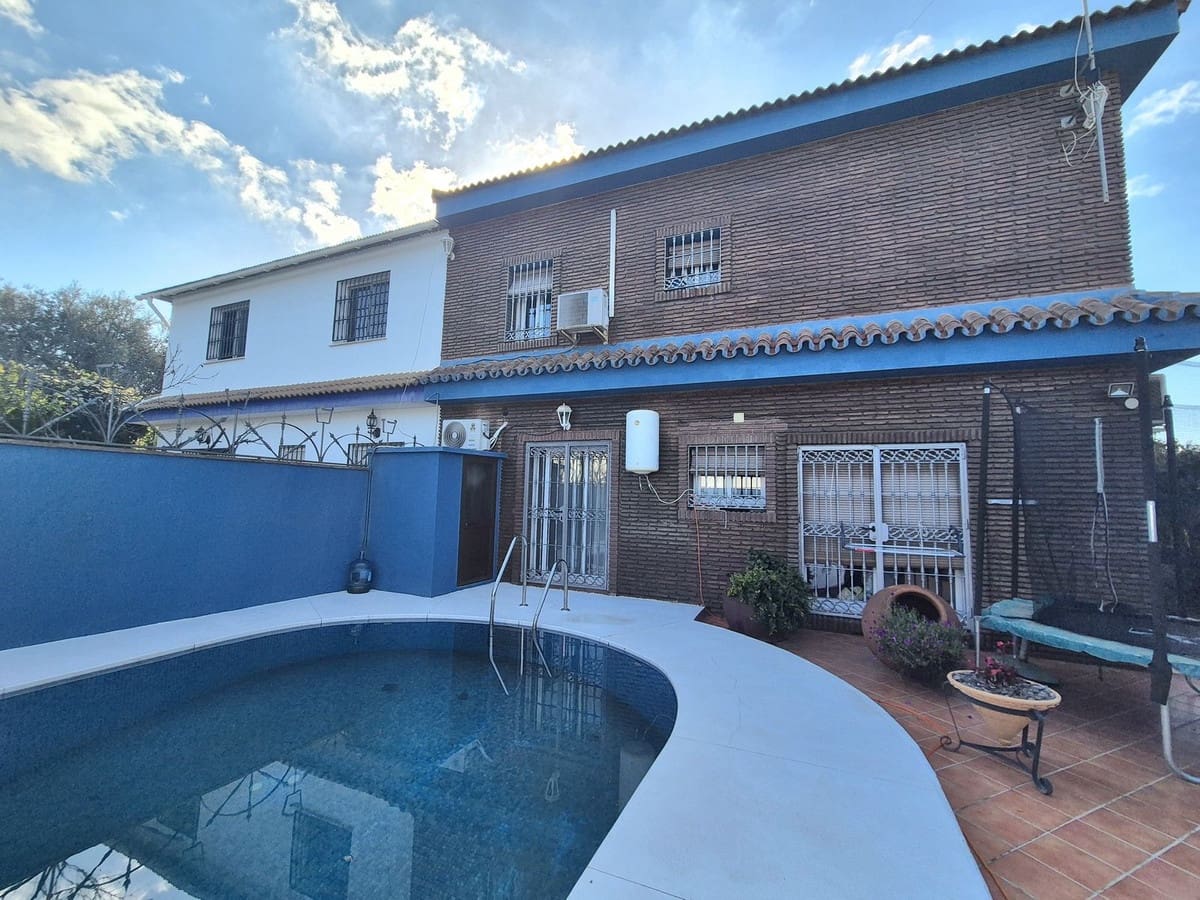 4 bedroom Semi-detached Villa for sale in Alhaurin el Grande with pool garage - € 499,000 (Ref: 9479797)