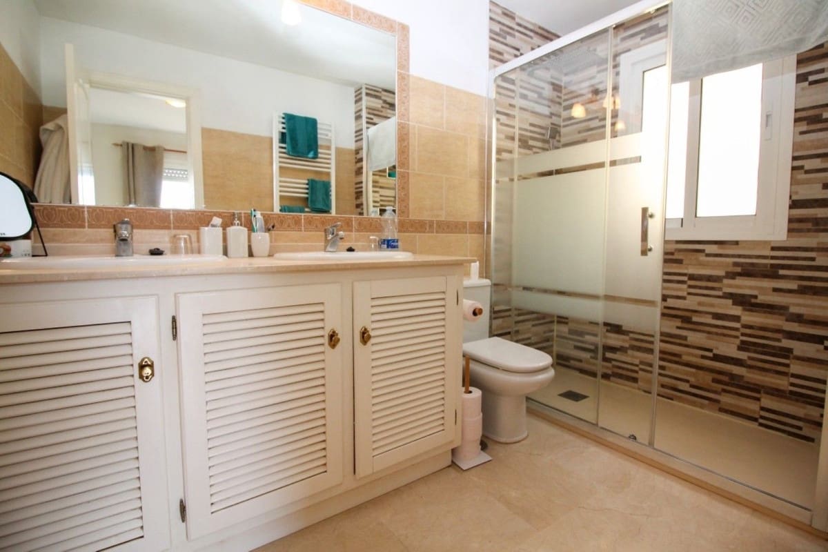 Casa de 3 habitaciones en Riviera del Sol en venta con piscina - 499.500 € (Ref: 9479802)