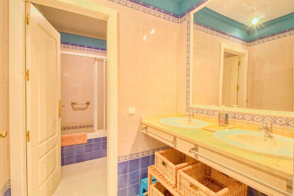 3 sypialnia Apartament na sprzedaż w Manilva z basenem - 500 000 € (Ref: 9479805)