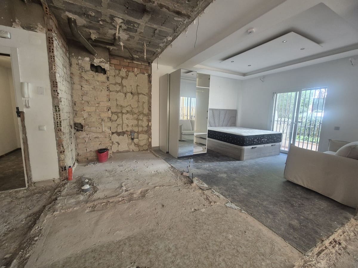 2 bedroom Apartment for sale in Puerto Banus with pool - € 510,000 (Ref: 9479812)