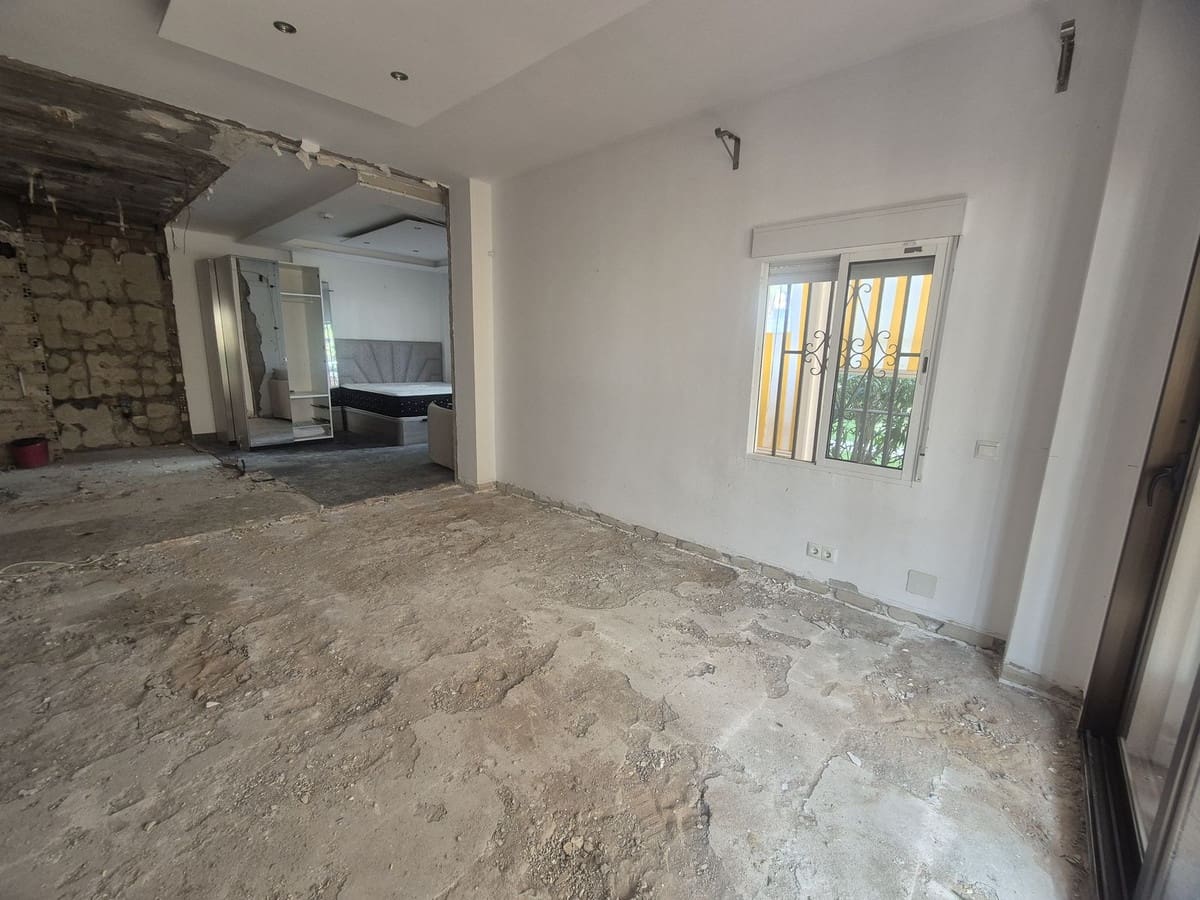 2 bedroom Apartment for sale in Puerto Banus with pool - € 510,000 (Ref: 9479812)