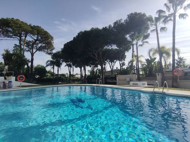 2 soverom Leilighet til salgs i Puerto Banus, Marbella med svømmebasseng - € 510 000 (Ref: 9479812)