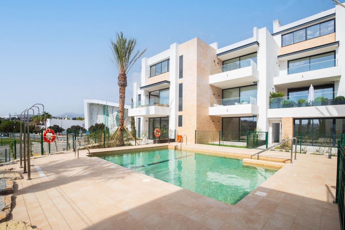 2 soveværelse Penthouse til salg i Estepona med swimmingpool garage - € 510.000 (Ref: 9479813)