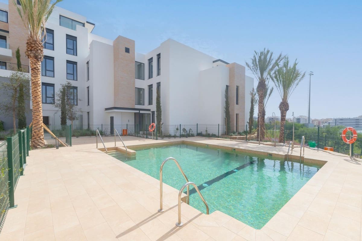 2 soveværelse Penthouse til salg i Estepona med swimmingpool garage - € 510.000 (Ref: 9479813)