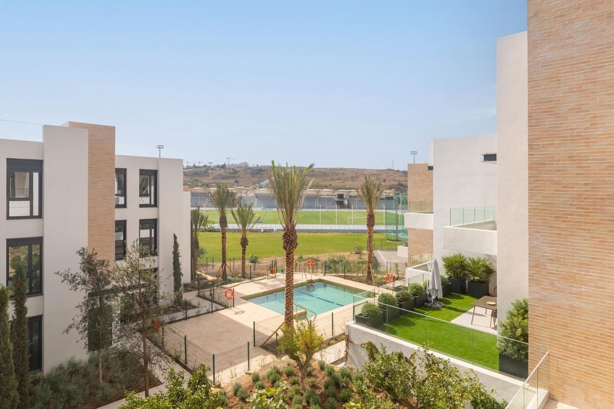 2 soveværelse Penthouse til salg i Estepona med swimmingpool garage - € 510.000 (Ref: 9479813)