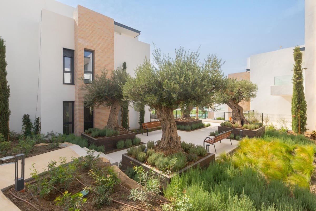 2 soveværelse Penthouse til salg i Estepona med swimmingpool garage - € 510.000 (Ref: 9479813)